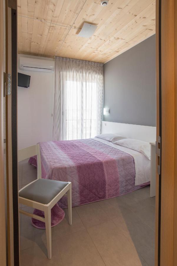 לידו די ג'סולו Hotel Atene מראה חיצוני תמונה