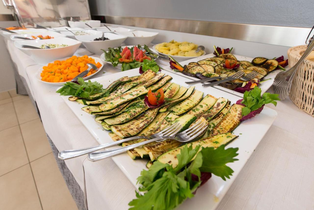 לידו די ג'סולו Hotel Atene מראה חיצוני תמונה