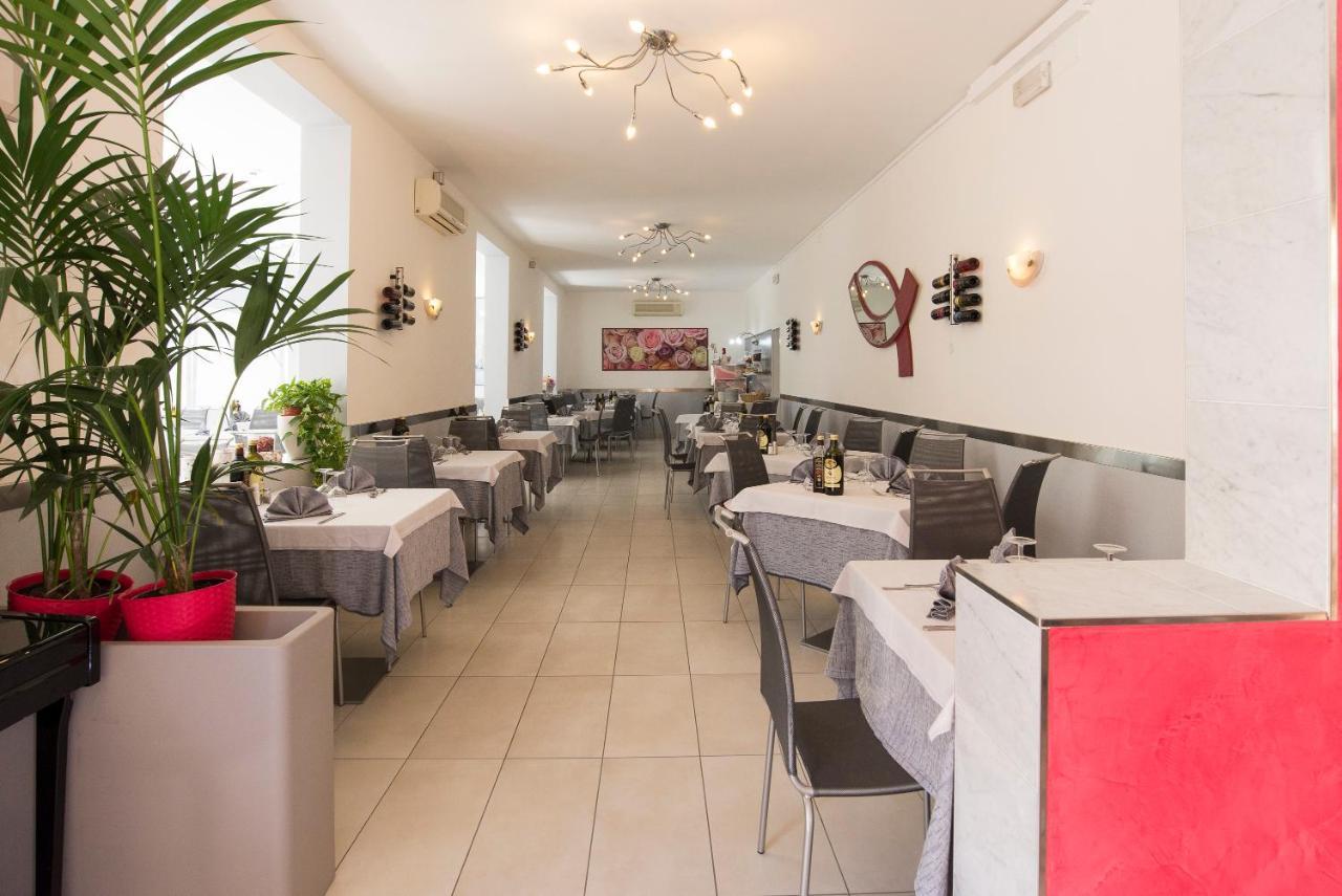 לידו די ג'סולו Hotel Atene מראה חיצוני תמונה