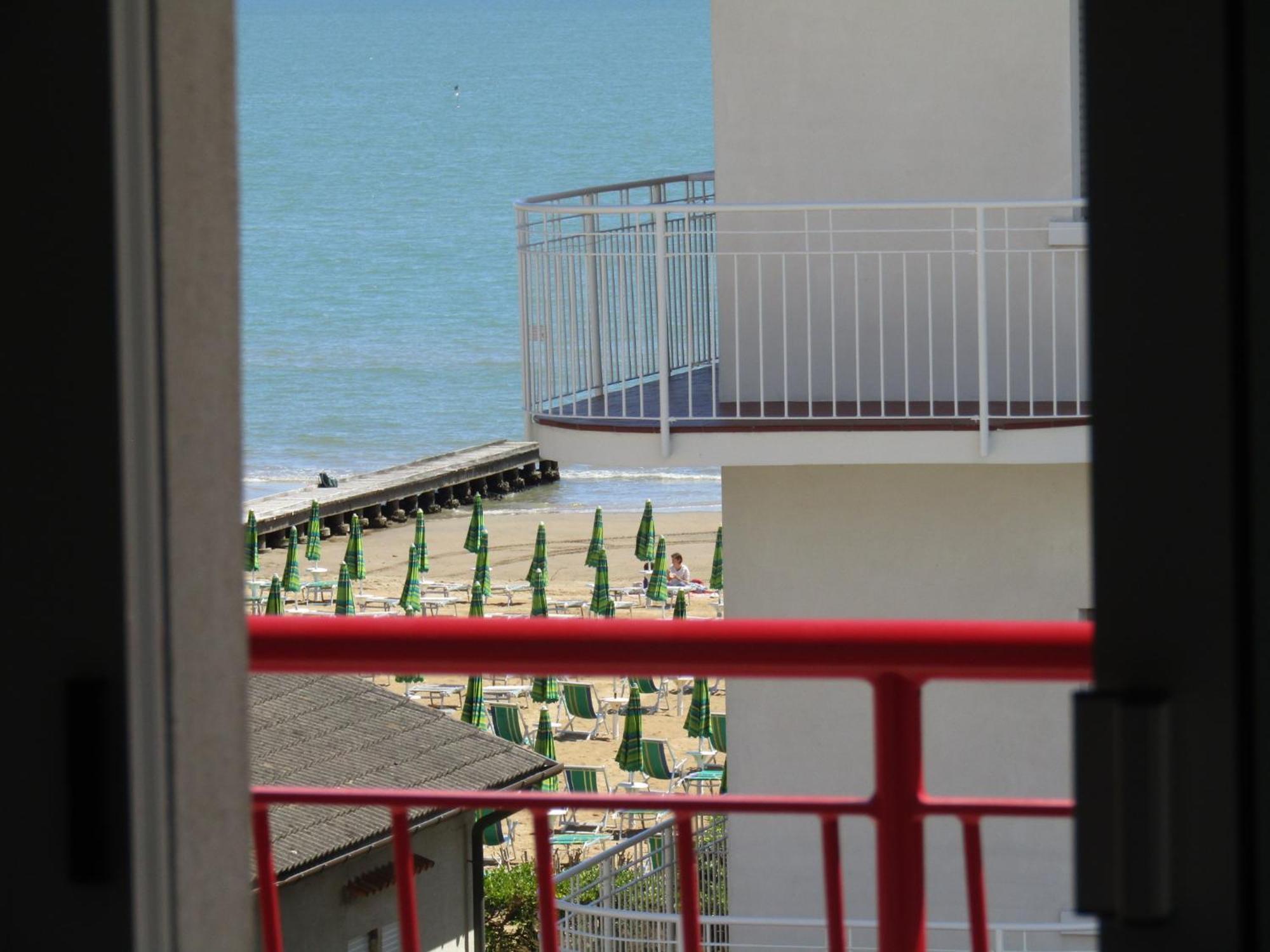לידו די ג'סולו Hotel Atene מראה חיצוני תמונה