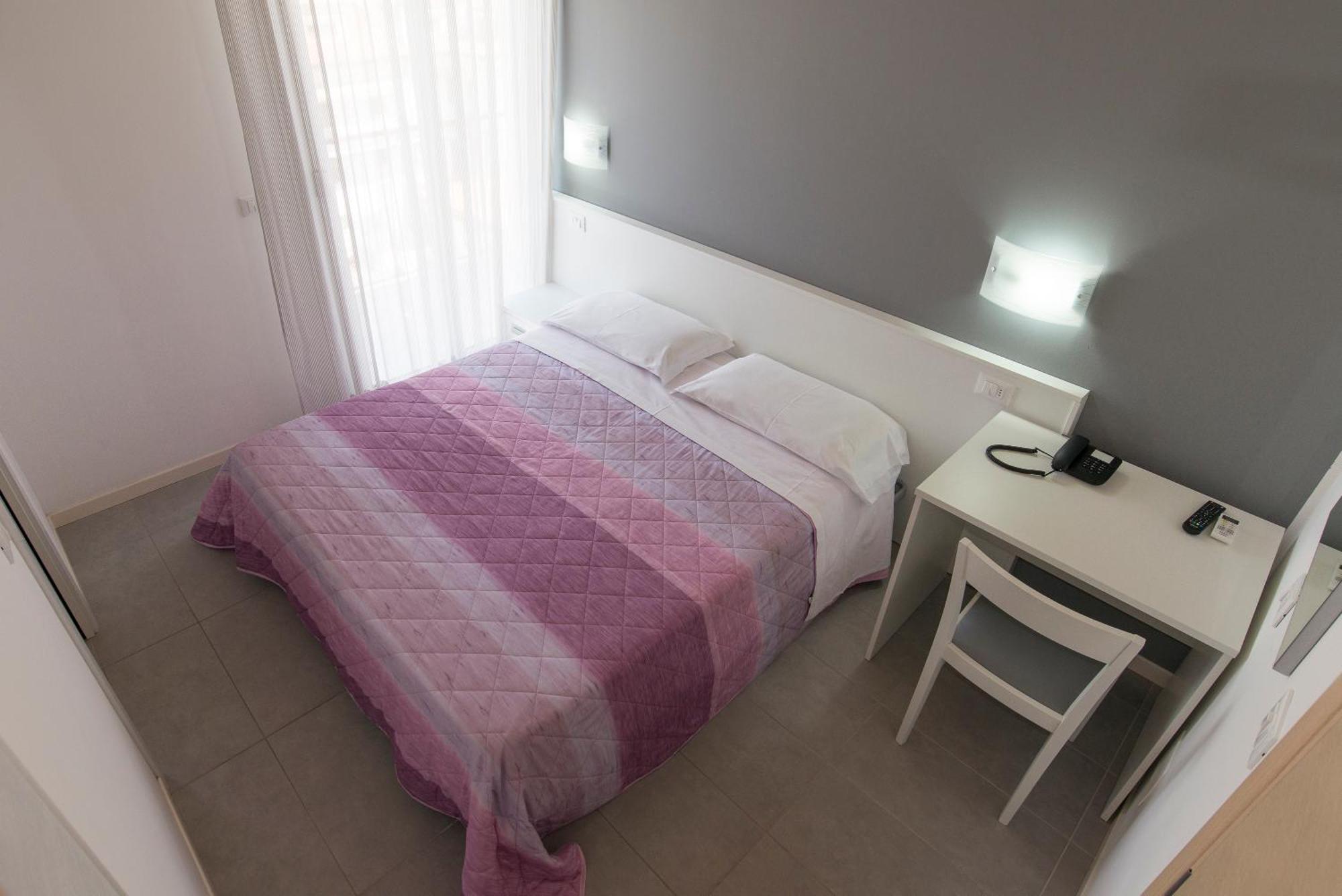 לידו די ג'סולו Hotel Atene מראה חיצוני תמונה