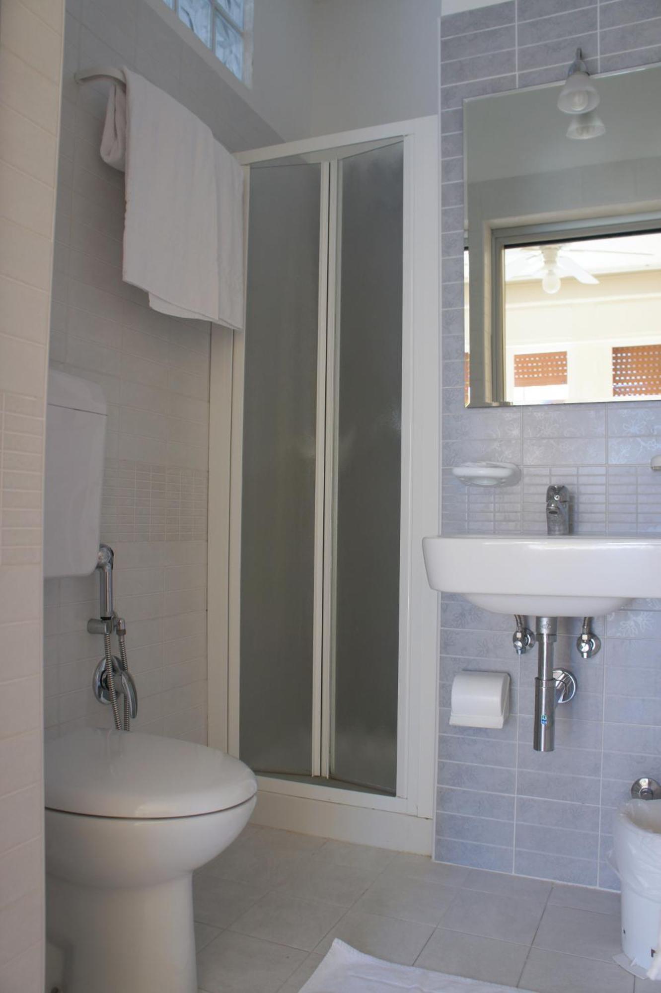 לידו די ג'סולו Hotel Atene מראה חיצוני תמונה